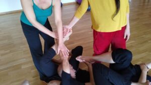Contact Improvisation et Composition en Temps Réel avec le mouvement et la Parole