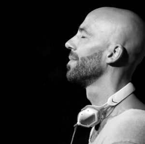 Ecstatic Dance Afternoon Session: Dj Kareem Raïhani @de Avenue