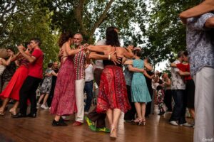 Eterna milonga (bal tango en plein air) • Festival Tangopostale