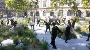 Stage d’été de butô à Paris avec Juju Alishina