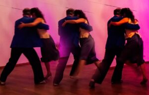Volcadas: Vertrauenssprung in Zeitlupe | Workshop mit Isabella & Iwan