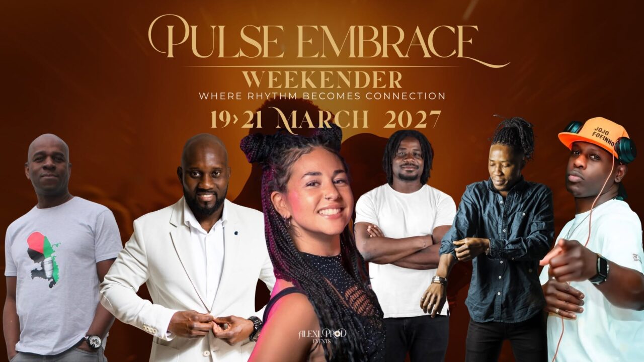 Pulse Embrace Weekender