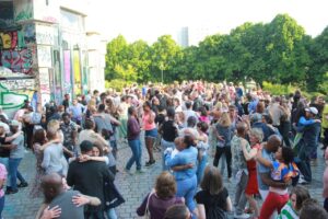 Le Bal Latino au Parc de Belleville