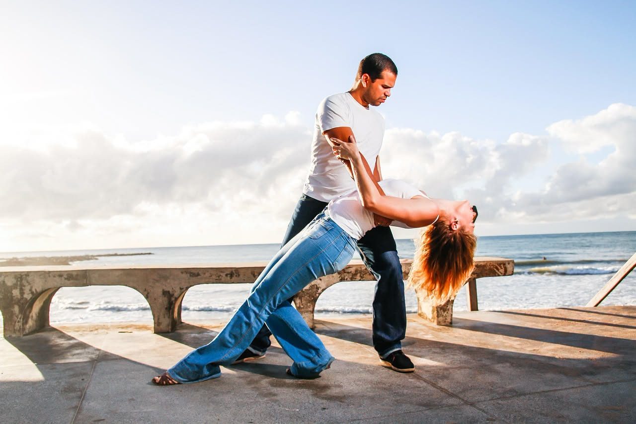 Tanztreff Bachata Footwork mit Mary Di Zio