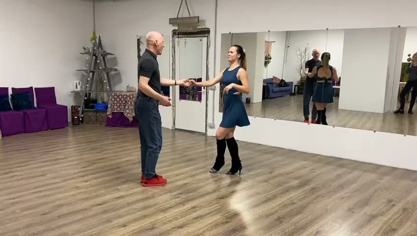 Oktobra Bachata&rsquo;s grupa iesācējiem no paša sākuma!
