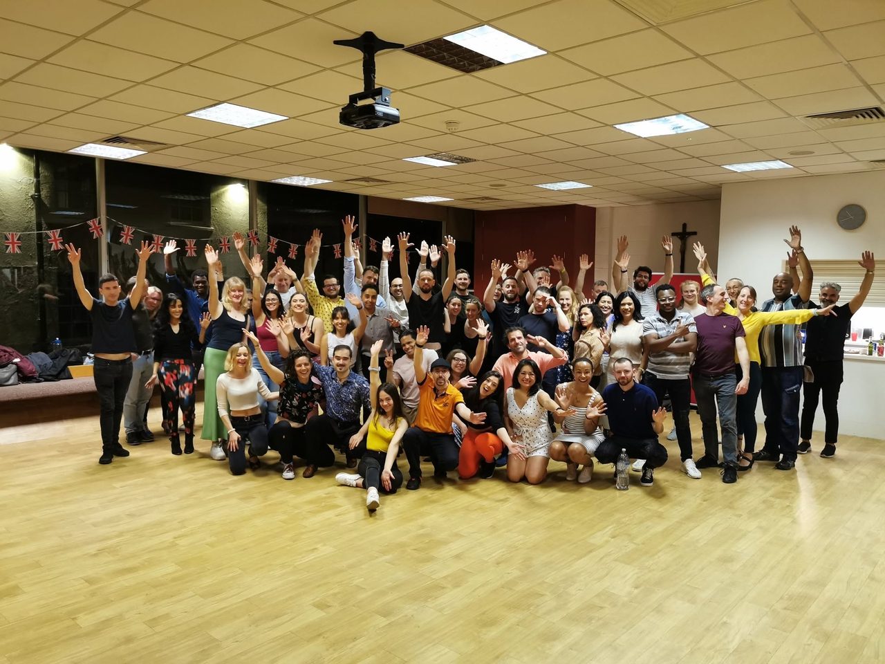 ⭐SALSA⭐BACHATA⭐EVERY FRIDAY IN GUILDFORD⭐& POLULAR SOCIAL DANCING 🕺💃